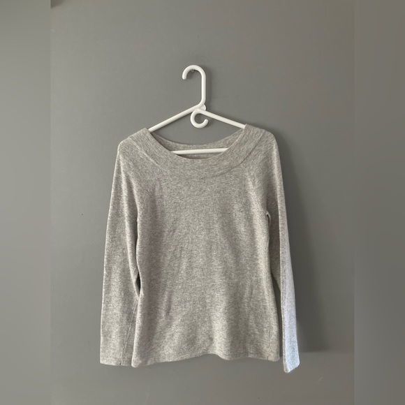 Great Condition!! Sarah Spencer Sweater - Picture 1 of 3